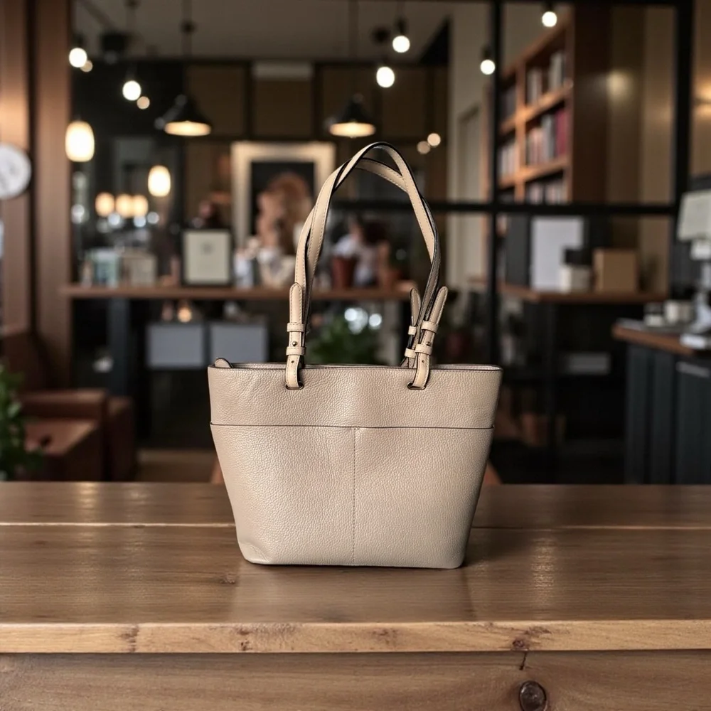 Michael Kors Bedford Leather Tote - Picture 2 of 6